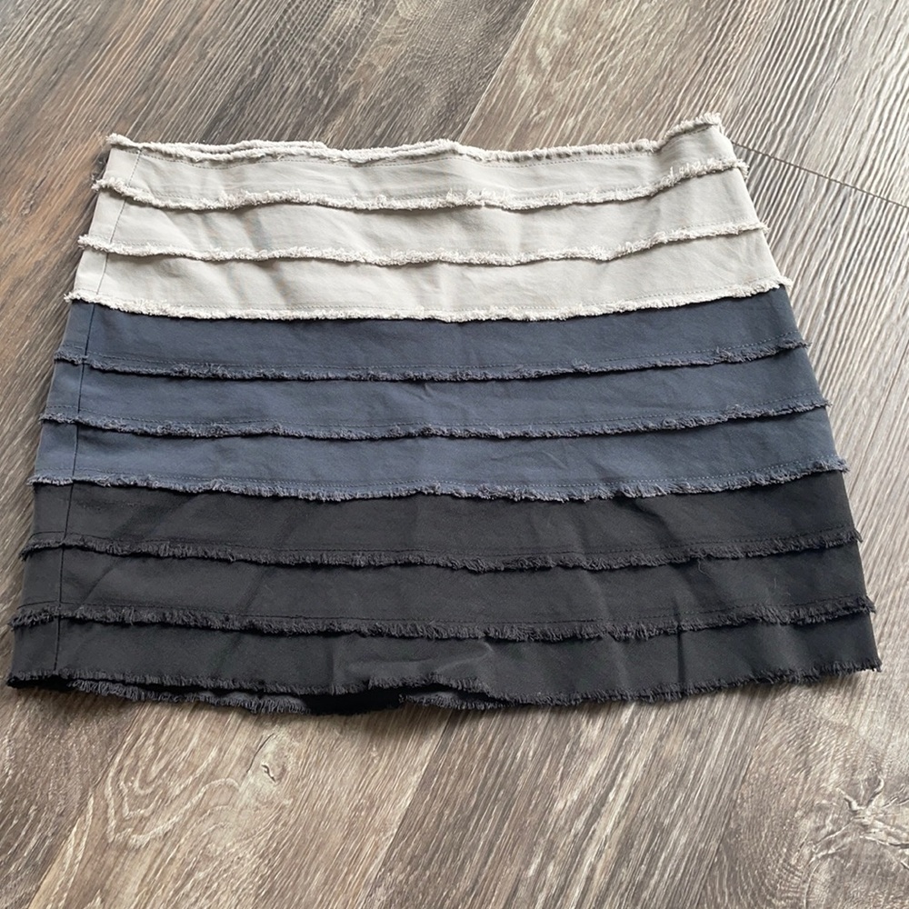 Women’s Bebe Layered Frayed Skirt Sz 4